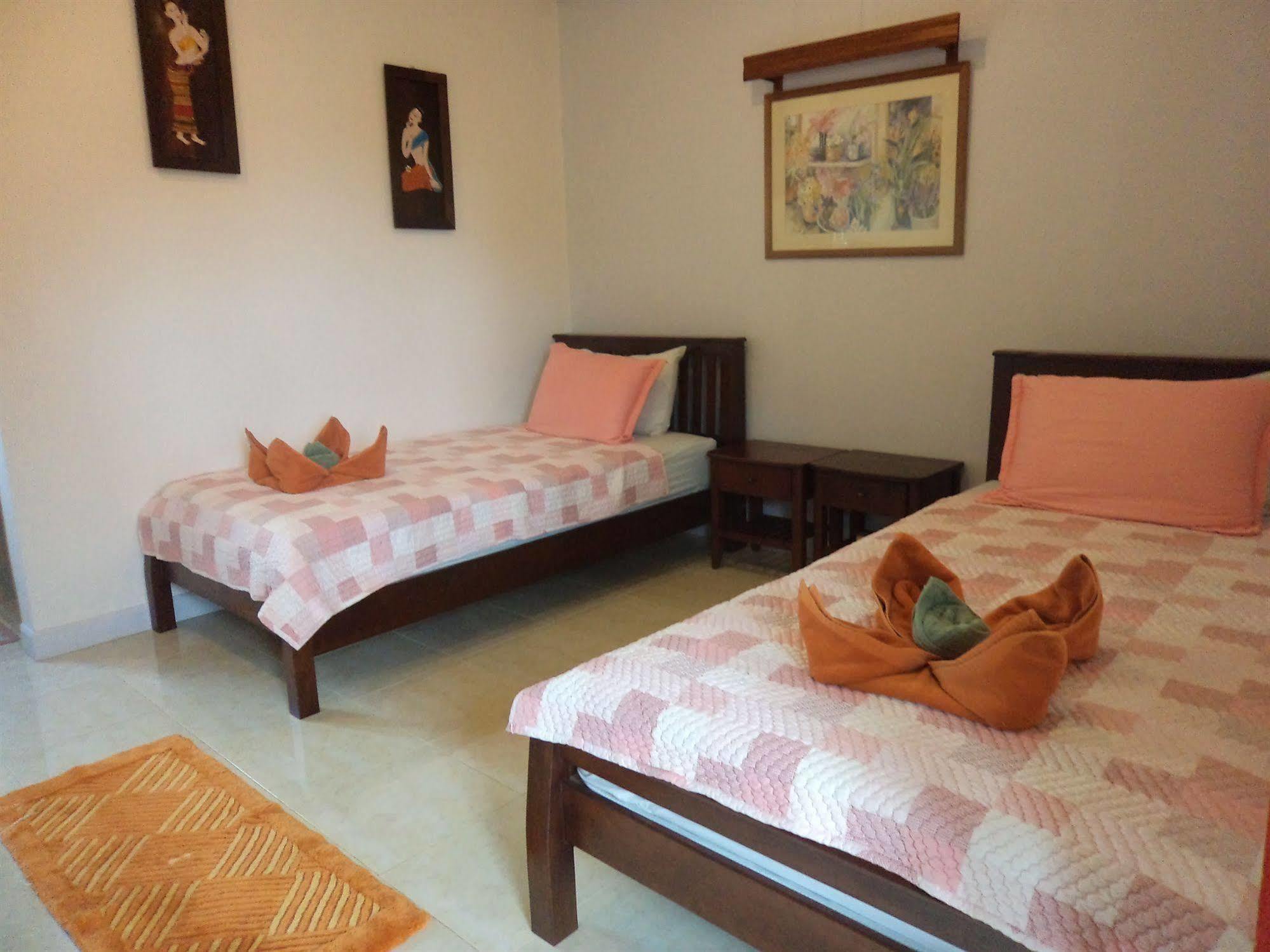 Hotel Baan Por Jai à Ko Lanta Extérieur photo