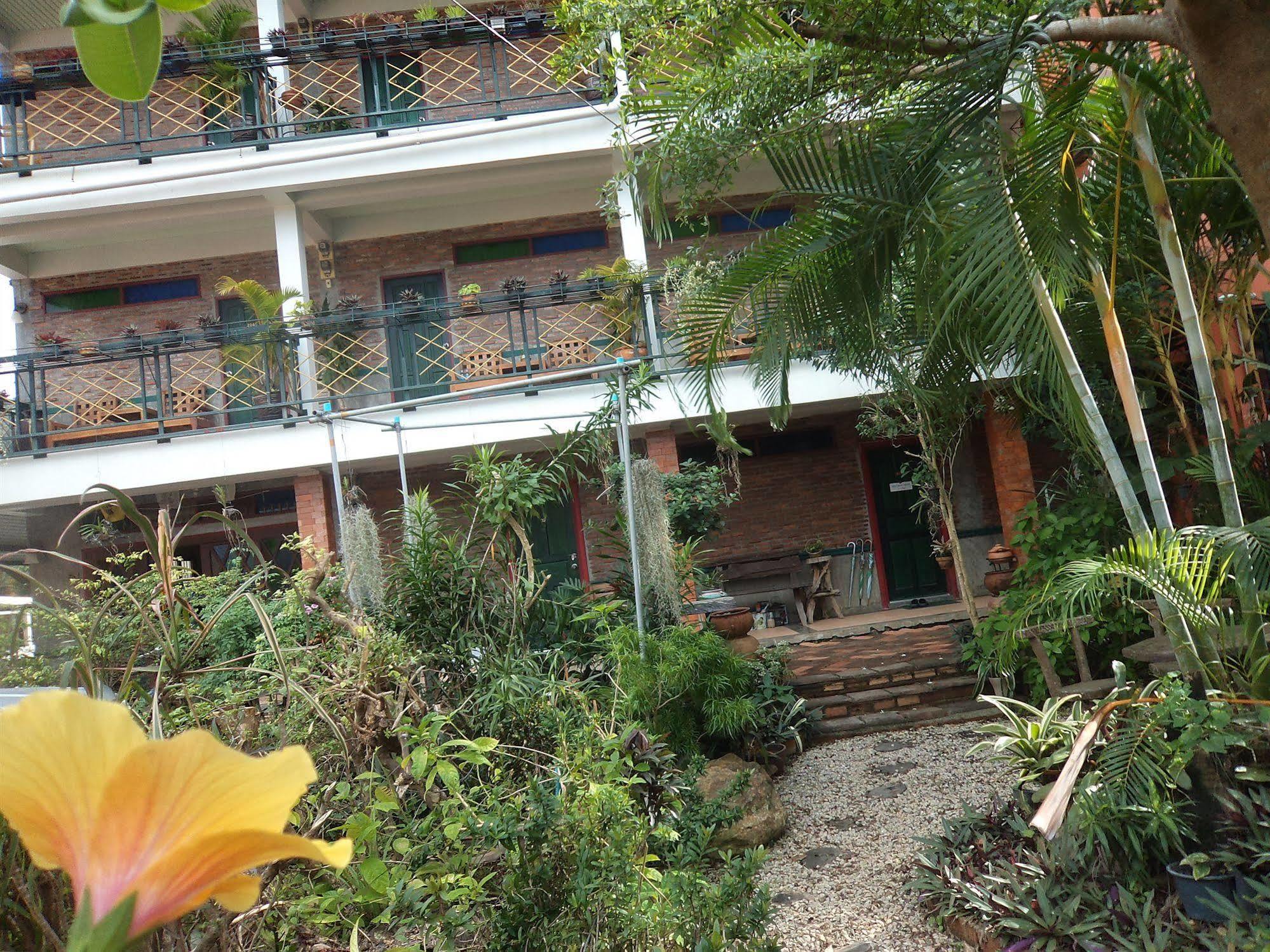 Hotel Baan Por Jai à Ko Lanta Extérieur photo