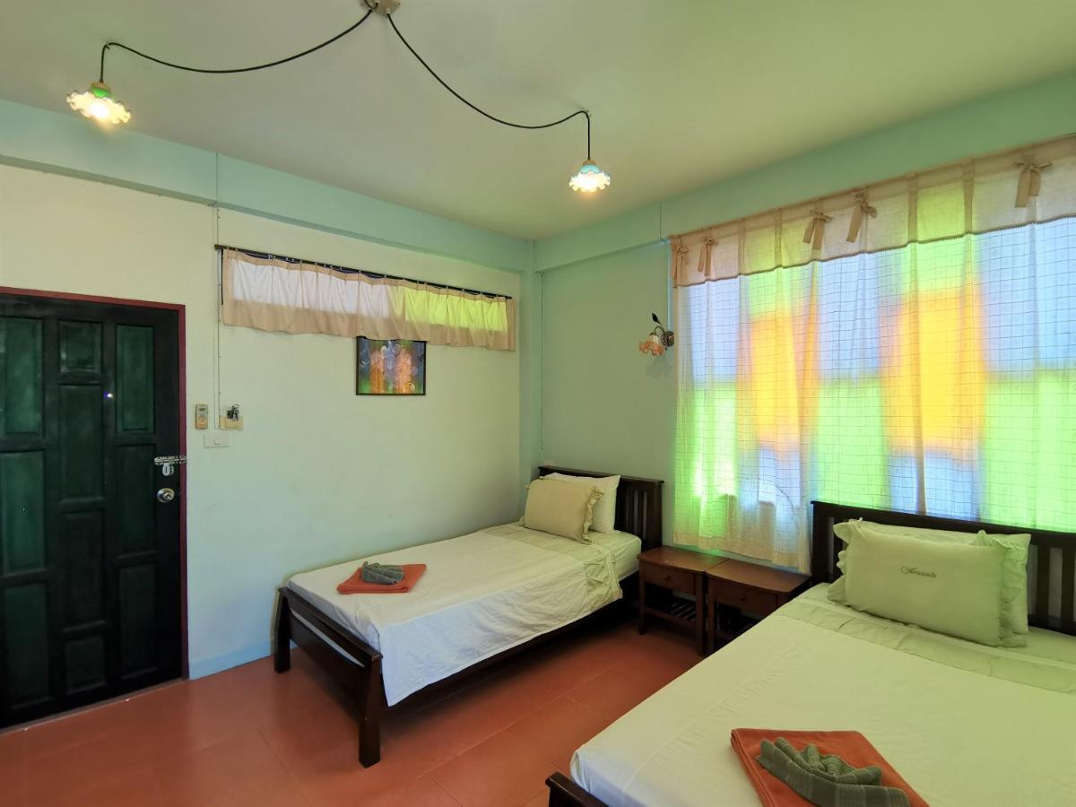 Hotel Baan Por Jai à Ko Lanta Extérieur photo